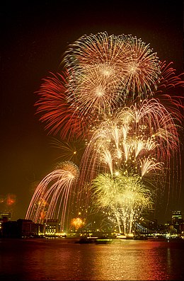 Thames Firework Display VJ-Day 50 Years - geograph.org.uk - 40078.jpg